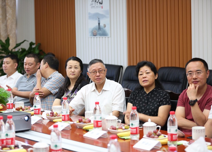 3.jpg 成都市人大常委会“一法一决定”执法检查组莅临西部数码检查指导